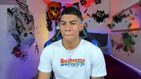 Snapshot of damian_latinxxx chatting on October 2025 03:28:01 AM Damian online show from October 2025 03:28:01 AM