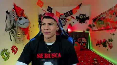 Snapshot of damian_latinxxx chatting on October 2025 03:06:02 AM Damian online show from October 2025 03:06:02 AM