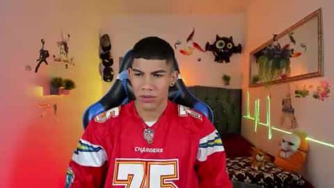 Snapshot of damian_latinxxx chatting on November 2025 03:19:01 AM Damian online show from November 2025 03:19:01 AM