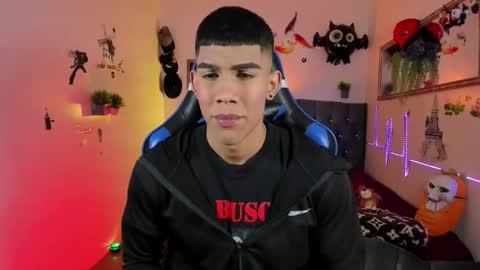 Snapshot of damian_latinxxx chatting on November 2025 03:08:02 AM Damian online show from November 2025 03:08:02 AM