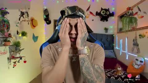 Snapshot of damian_latinxxx chatting on November 2025 03:16:02 AM Damian online show from November 2025 03:16:02 AM