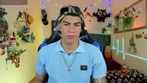 Snapshot of damian_latinxxx chatting on November 2025 03:06:01 AM Damian online show from November 2025 03:06:01 AM