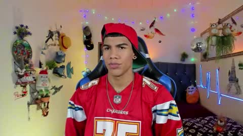 Snapshot of damian_latinxxx chatting on November 2025 03:18:02 AM Damian online show from November 2025 03:18:02 AM