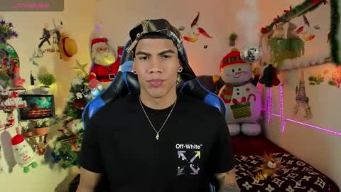 Snapshot of damian_latinxxx chatting on November 2025 03:27:02 AM Damian online show from November 2025 03:27:02 AM