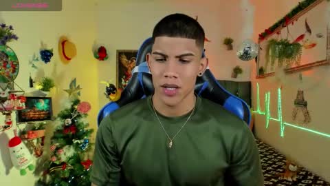 Snapshot of damian_latinxxx chatting on November 2025 03:18:02 AM Damian online show from November 2025 03:18:02 AM