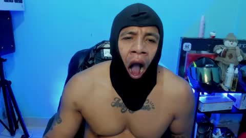 Snapshot of damian_torner chatting on April 2026 08:39:01 AM Damian torner online show from April 2026 08:39:01 AM