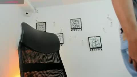 damianblazee online show from May 2026 12:23:01 PM