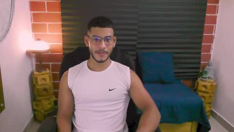 Snapshot of damiann_rees chatting on March 2025 12:00:01 AM instagram damiannreed. online show from March 2025 12:00:01 AM