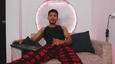 Snapshot of damiann_rees chatting on June 2026 11:20:02 AM instagram damiannreed. online show from June 2026 11:20:02 AM