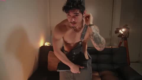 insta damn8   --------  online show from September 2025 11:53:02 PM