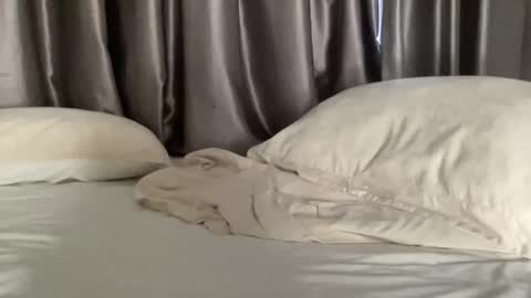 Snapshot of damisu chatting on March 2026 11:43:01 PM A online show from March 2026 11:43:01 PM