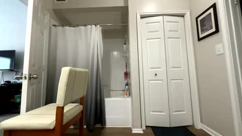 Clyde online show from February 2025 03:34:01 PM