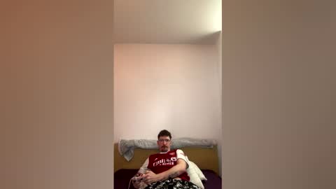 Snapshot of damo111694 chatting on March 2026 09:32:02 PM damo111694 online show from March 2026 09:32:02 PM