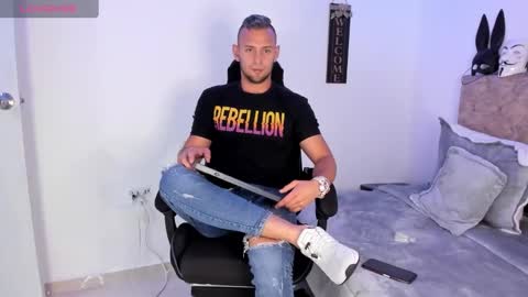 Snapshot of damon_baker0 chatting on October 2025 09:10:02 PM Damon bakert online show from October 2025 09:10:02 PM