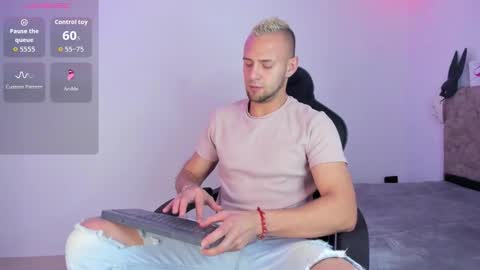 Snapshot of damon_baker0 chatting on January 2026 06:33:02 PM Damon bakert online show from January 2026 06:33:02 PM