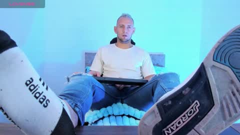 Snapshot of damon_baker0 chatting on February 2026 03:50:01 PM Damon bakert online show from February 2026 03:50:01 PM