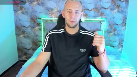 Snapshot of damon_baker0 chatting on February 2026 02:46:01 PM Damon bakert online show from February 2026 02:46:01 PM