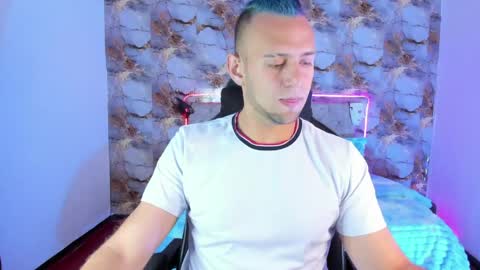 Snapshot of damon_baker0 chatting on April 2026 02:51:02 PM Damon bakert online show from April 2026 02:51:02 PM