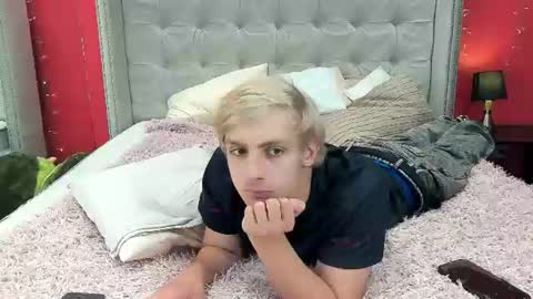 Snapshot of damonlux chatting on July 2026 02:15:01 PM Damon online show from July 2026 02:15:01 PM