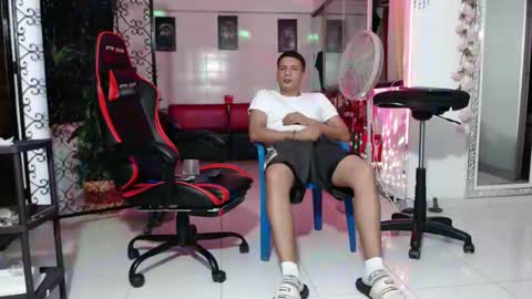 damyan_2003 online show from January 2025 01:13:02 AM