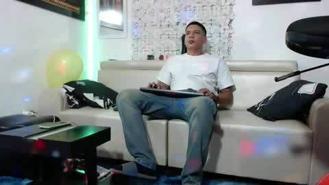 damyan_2003 online show from January 2025 02:52:02 PM