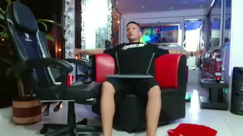 damyan_2003 online show from September 2025 11:31:02 PM