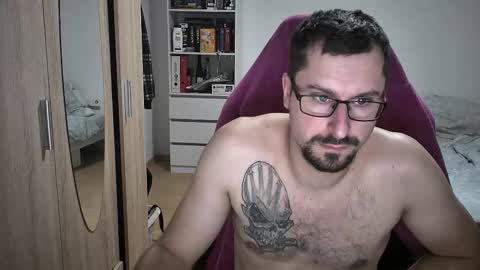 King Dan online show from October 2025 06:48:01 PM