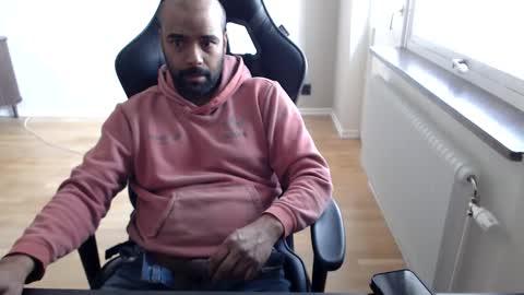 Snapshot of dan_the_man43 chatting on April 2026 02:33:01 PM dan_the_man43 online show from April 2026 02:33:01 PM