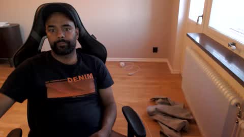 Snapshot of dan_the_man43 chatting on April 2026 06:21:02 PM dan_the_man43 online show from April 2026 06:21:02 PM