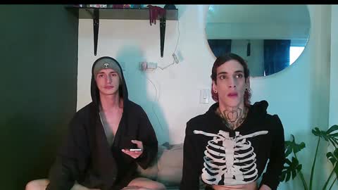 Snapshot of dan_yagami chatting on January 2025 09:51:02 PM Dan and Noah online show from January 2025 09:51:02 PM