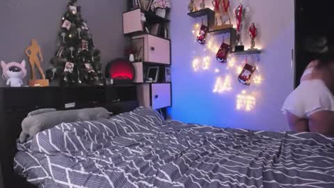 Dana online show from December 2025 01:39:02 PM