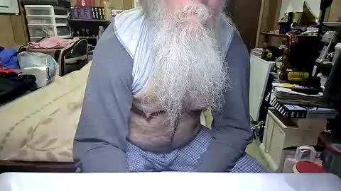 Snapshot of danagm chatting on December 2025 04:11:01 PM Dana online show from December 2025 04:11:01 PM