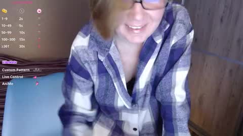 Snapshot of danbie_leen chatting on December 2025 12:03:02 PM danbie_leen online show from December 2025 12:03:02 PM