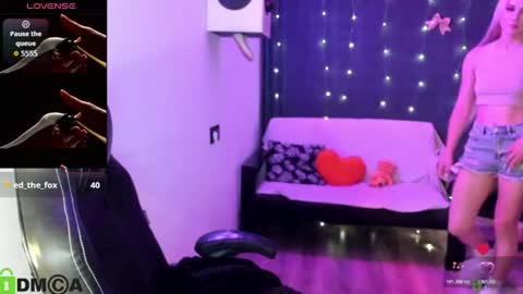 dances_queen online show from July 2026 07:23:02 AM