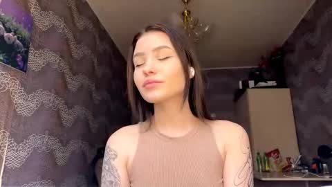 Snapshot of danettedusenbury chatting on April 2026 11:26:02 AM I am Kimi ntmu online show from April 2026 11:26:02 AM