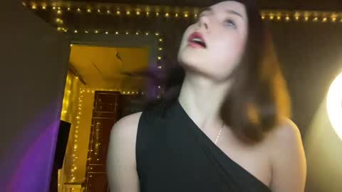 Snapshot of dangerous_softness chatting on April 2026 06:54:02 PM dangerous_softness online show from April 2026 06:54:02 PM