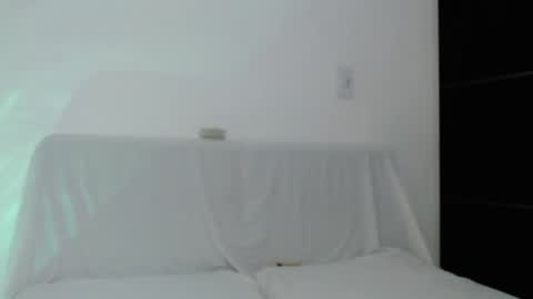 Ela and Santi online show from October 2025 06:34:02 AM