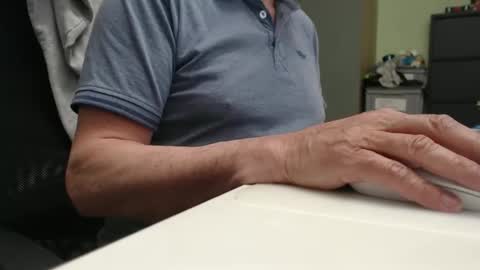 Snapshot of dani_alpina chatting on April 2026 09:56:01 AM dani_alpina online show from April 2026 09:56:01 AM