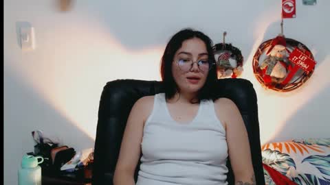 Snapshot of dani_jocelyn chatting on December 2024 01:26:01 AM dani y jocelyn online show from December 2024 01:26:01 AM