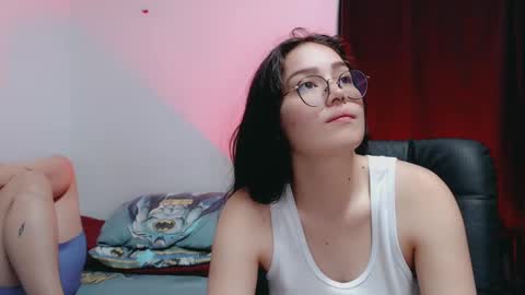 Snapshot of dani_jocelyn chatting on February 2025 07:05:02 PM dani y jocelyn online show from February 2025 07:05:02 PM