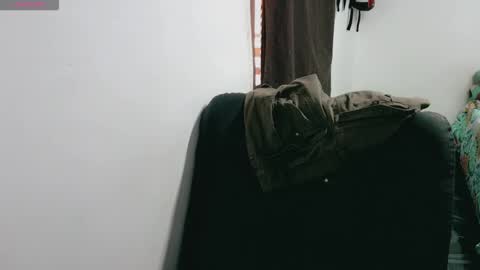 Snapshot of dani_jocelyn chatting on October 2025 07:35:02 PM dani y jocelyn online show from October 2025 07:35:02 PM