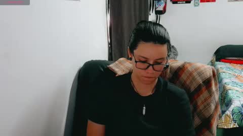 Snapshot of dani_jocelyn chatting on October 2025 07:38:02 PM dani y jocelyn online show from October 2025 07:38:02 PM