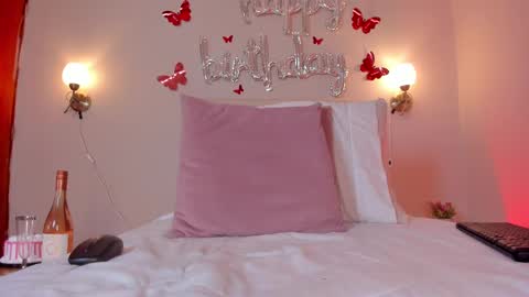 Snapshot of dani_skinny_ chatting on March 2025 02:40:02 PM Hi I am Dani online show from March 2025 02:40:02 PM