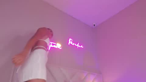 Snapshot of dani_skinny_ chatting on September 2025 11:43:02 AM Hi I am Dani online show from September 2025 11:43:02 AM