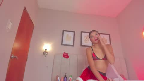 Snapshot of dani_skinny_ chatting on December 2025 11:41:02 AM Hi I am Dani online show from December 2025 11:41:02 AM