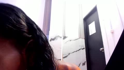 Snapshot of dani_smit chatting on April 2026 07:07:01 PM Dani online show from April 2026 07:07:01 PM