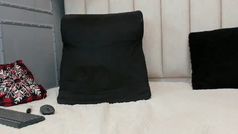 Snapshot of dania_moore_ chatting on December 2024 11:05:01 PM JANE online show from December 2024 11:05:01 PM