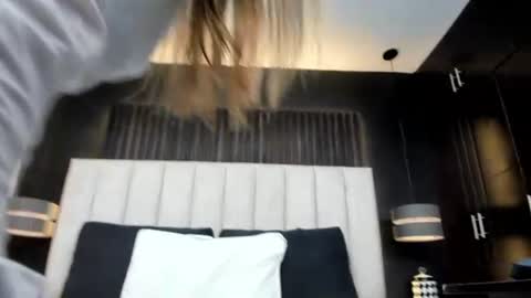 Snapshot of dania_moore_ chatting on June 2026 08:08:01 PM JANE online show from June 2026 08:08:01 PM