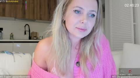 Snapshot of daniangel_web chatting on April 2026 05:51:01 PM daniangel_web online show from April 2026 05:51:01 PM