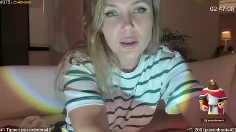 Snapshot of daniangel_web chatting on April 2026 07:28:01 PM daniangel_web online show from April 2026 07:28:01 PM